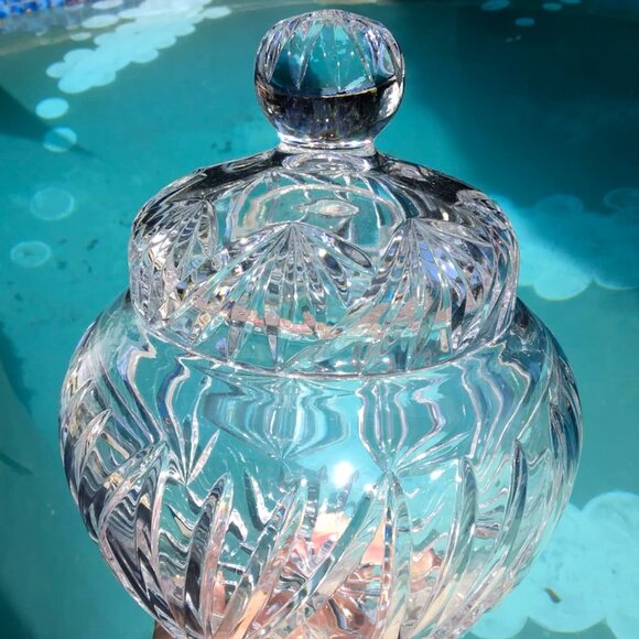 Vintage Deep Cut Heavy Clear Crystal Glass Lidded Temple/Ginger Jar - Picture 3 of 11